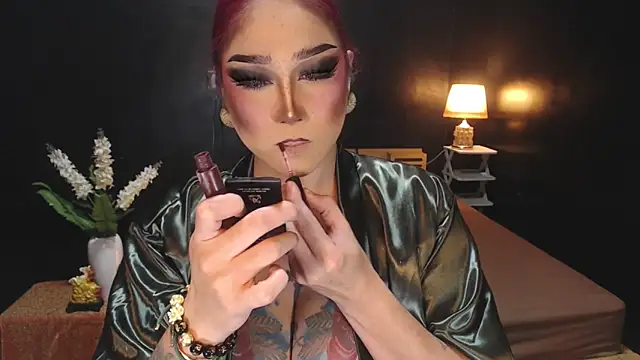 Snapshot of Transdomts4u chatting on April 23, 2026, 3:57 pm Transdomts4u online show from April 23, 2026, 3:57 pm
