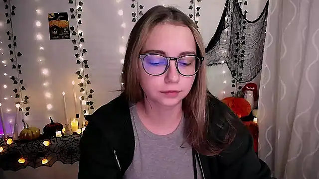 SweetPrincess  online show from October 27, 2025, 6:47 am