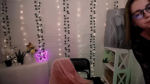 SweetPrincess  online show from November 13, 2025, 4:16 am