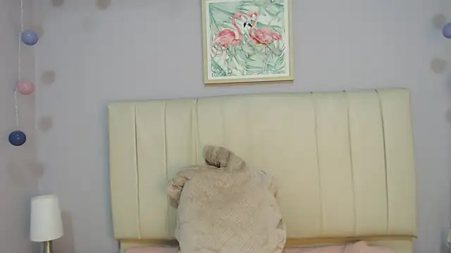 Snapshot of amy_le01 chatting on November 25, 2025, 1:33 pm amy le01 online show from November 25, 2025, 1:33 pm