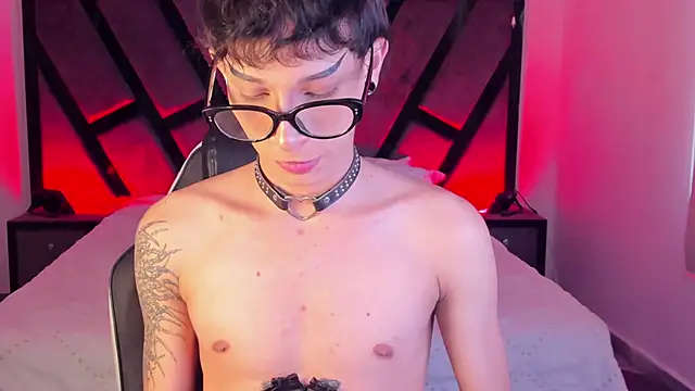 Snapshot of AndyWiilliams chatting on February 3, 2026, 9:53 pm AndyWiilliams online show from February 3, 2026, 9:53 pm