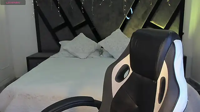 Snapshot of AndyWiilliams chatting on January 5, 2026, 11:08 pm AndyWiilliams online show from January 5, 2026, 11:08 pm