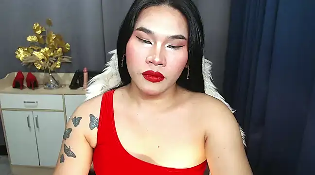 Snapshot of Ur_Fantastic_Lina chatting on January 14, 2025, 11:05 pm Ur Fantastic Lina online show from January 14, 2025, 11:05 pm