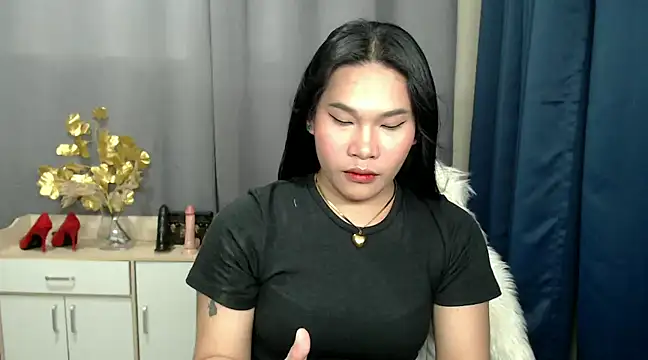 Snapshot of Ur_Fantastic_Lina chatting on December 24, 2024, 6:50 pm Ur Fantastic Lina online show from December 24, 2024, 6:50 pm