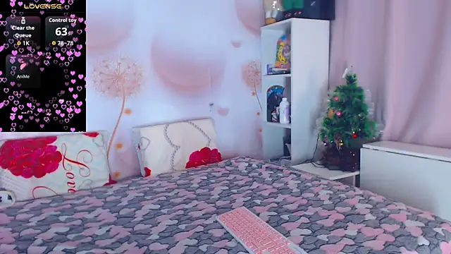 Snapshot of mooncandygirl chatting on February 6, 2026, 12:12 pm mooncandygirl online show from February 6, 2026, 12:12 pm