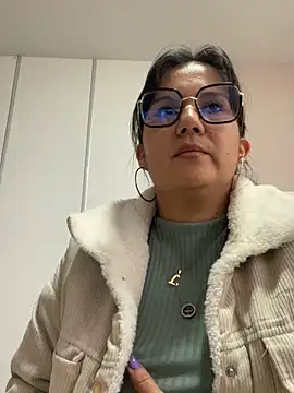 SWEETLILY18 online show from March 14, 2025, 3:03 pm