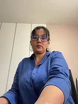 SWEETLILY18 online show from February 24, 2025, 2:26 pm