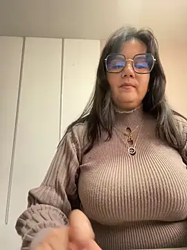 SWEETLILY18 online show from February 21, 2025, 2:16 pm