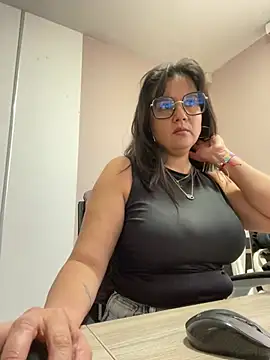 SWEETLILY18 online show from February 25, 2025, 3:09 pm