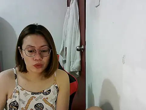Snapshot of crizzybel chatting on March 3, 2025, 12:23 am crizzybel online show from March 3, 2025, 12:23 am