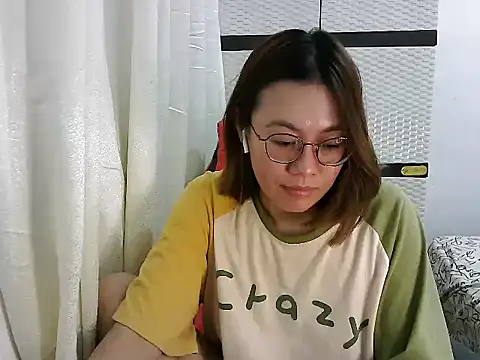 Snapshot of crizzybel chatting on March 11, 2025, 2:40 pm crizzybel online show from March 11, 2025, 2:40 pm