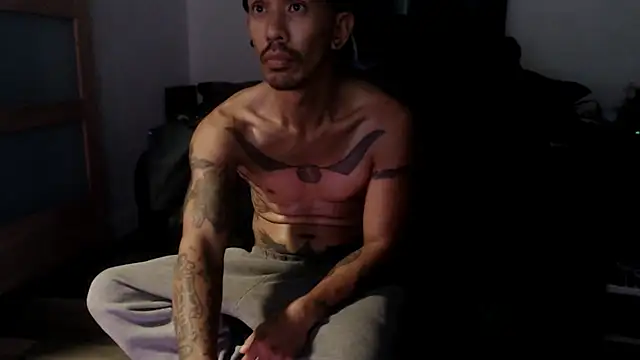 Snapshot of inc25cb@xh chatting on December 15, 2025, 5:19 pm inc25cbxh online show from December 15, 2025, 5:19 pm