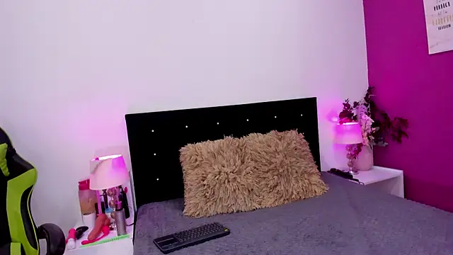 Snapshot of Brunna-Brownn chatting on December 1, 2025, 11:55 am Brunna-Brownn online show from December 1, 2025, 11:55 am