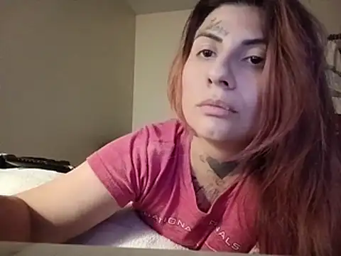 prettypurplep online show from November 11, 2025, 1:33 am