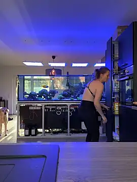 Snapshot of newMichelle chatting on November 5, 2025, 8:06 am newMichelle online show from November 5, 2025, 8:06 am