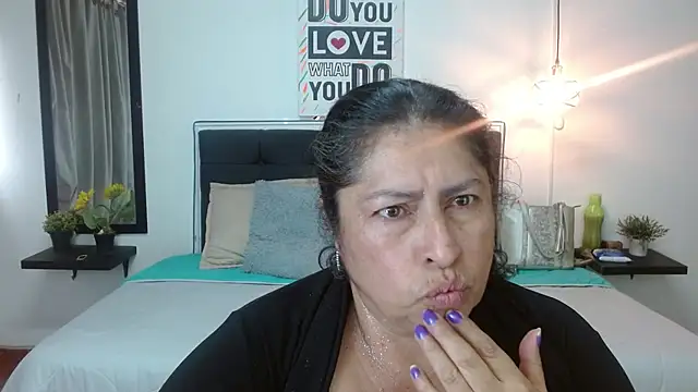 Keyla01  online show from October 31, 2025, 2:46 pm