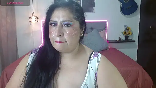 Keyla01  online show from June 20, 2026, 6:24 pm