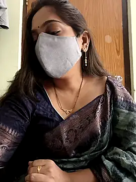 Snapshot of yoursana- chatting on November 18, 2025, 5:11 am yoursana- online show from November 18, 2025, 5:11 am