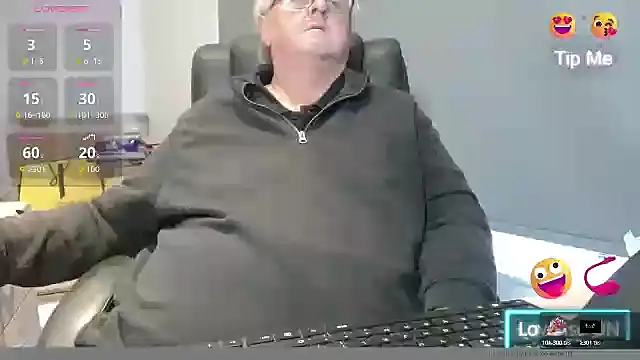 bigbadjon69 online show from October 31, 2025, 1:08 pm