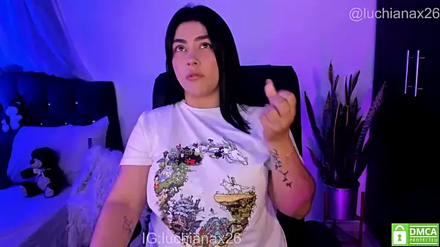 lucy26  online show from April 14, 2026, 2:38 am