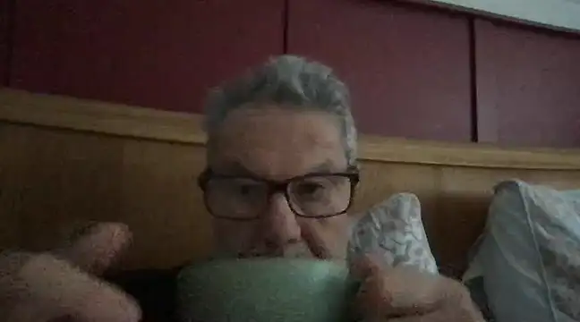 Snapshot of Oldpistolpete chatting on December 9, 2024, 9:39 am Oldpistolpete online show from December 9, 2024, 9:39 am