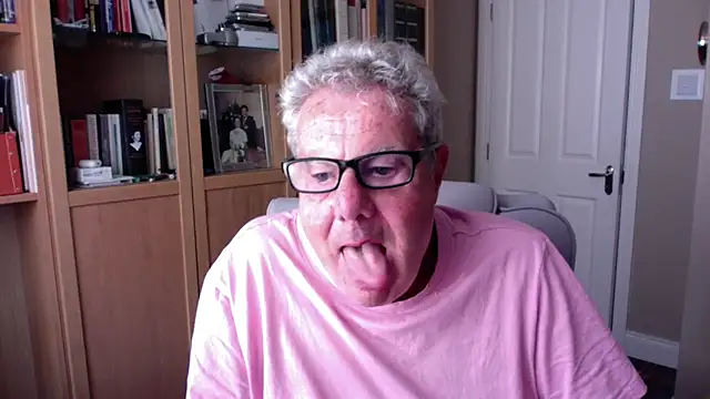 Snapshot of Oldpistolpete chatting on July 11, 2026, 7:03 pm Oldpistolpete online show from July 11, 2026, 7:03 pm