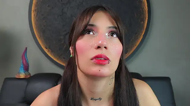 miss sharlotte18 online show from March 18, 2026, 6:09 pm