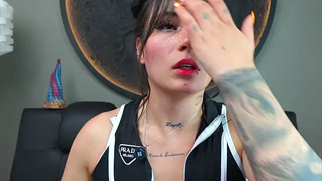 miss sharlotte18 online show from October 23, 2025, 6:06 pm