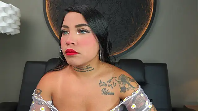 Snapshot of miss_vaiolette chatting on December 16, 2025, 11:03 am miss vaiolette online show from December 16, 2025, 11:03 am