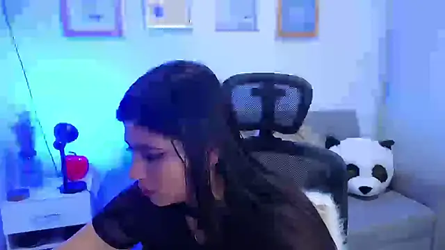 annylouis online show from November 7, 2025, 7:29 pm