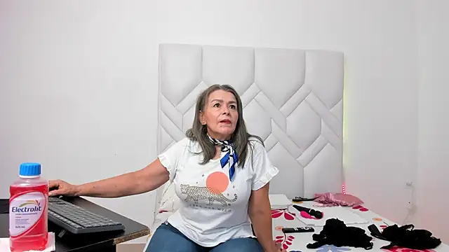 Mature Hard online show from October 1, 2025, 8:57 pm