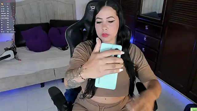 Bianka olivetto021 online show from December 17, 2025, 2:38 am