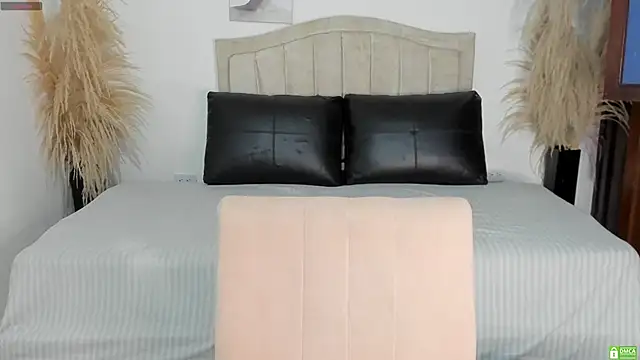 Bianka olivetto021 online show from April 7, 2026, 2:13 am