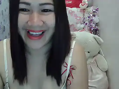 Snapshot of sweet_Lielani chatting on February 27, 2026, 8:30 pm sweet Lielani online show from February 27, 2026, 8:30 pm