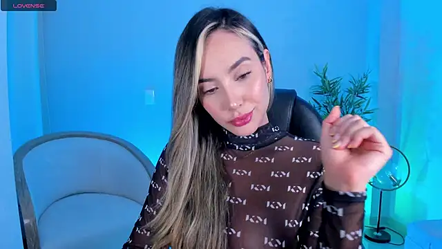 Snapshot of NiaBennet_ chatting on October 14, 2025, 11:25 pm NiaBennet online show from October 14, 2025, 11:25 pm