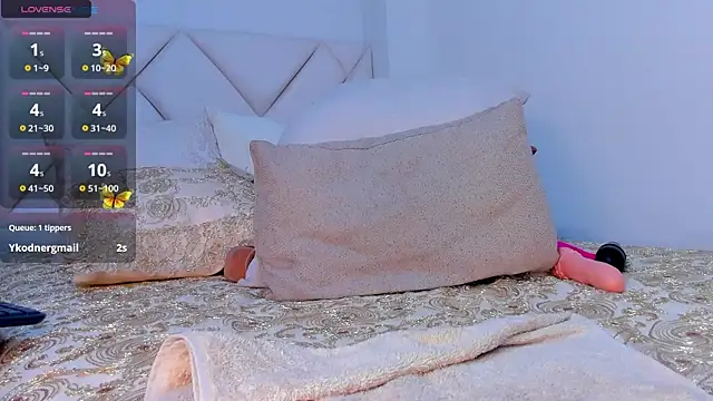 Snapshot of NiaBennet_ chatting on February 27, 2025, 1:08 am NiaBennet online show from February 27, 2025, 1:08 am