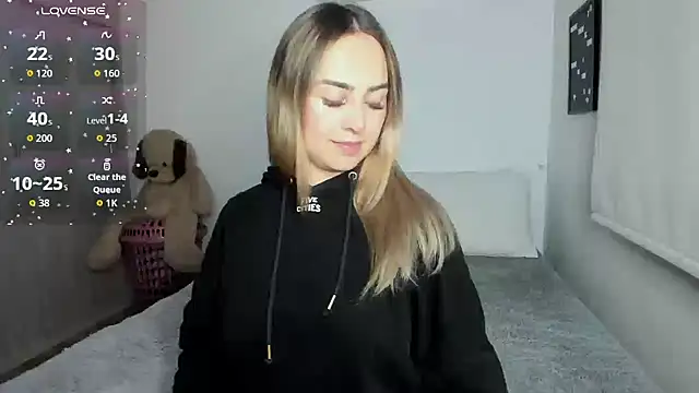 Snapshot of sophi_mooreno chatting on November 6, 2025, 12:14 am sophi mooreno online show from November 6, 2025, 12:14 am