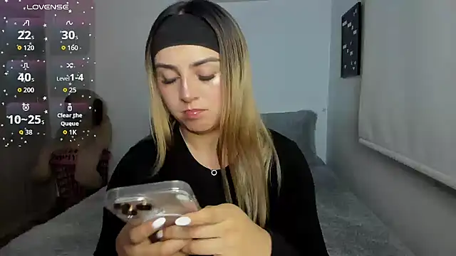 Snapshot of sophi_mooreno chatting on November 14, 2025, 1:09 am sophi mooreno online show from November 14, 2025, 1:09 am