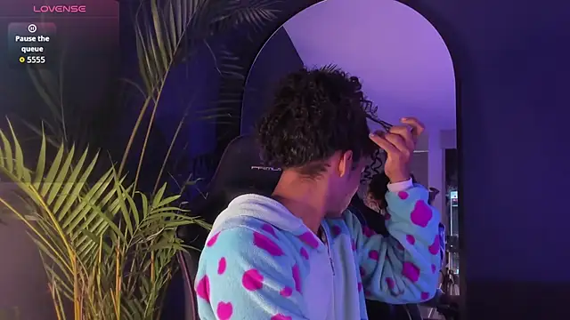 Snapshot of Lucas_eevans chatting on October 23, 2025, 12:59 pm Lucas eevans online show from October 23, 2025, 12:59 pm