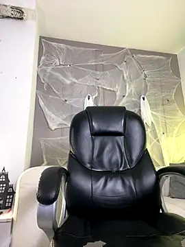 Snapshot of Frank_Farrell chatting on November 2, 2025, 8:03 pm Frank Farrell online show from November 2, 2025, 8:03 pm