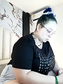 Snapshot of mollieblue69 chatting on September 30, 2025, 12:33 pm mollieblue69 online show from September 30, 2025, 12:33 pm