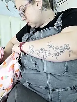 Snapshot of mollieblue69 chatting on October 8, 2025, 1:01 pm mollieblue69 online show from October 8, 2025, 1:01 pm