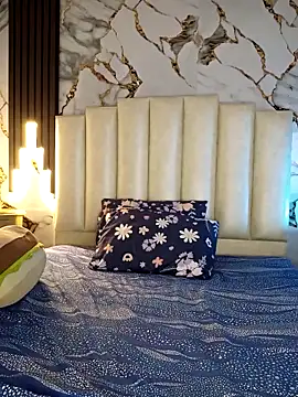 mollieblue69 online show from March 27, 2026, 1:23 pm