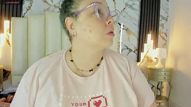 Snapshot of mollieblue69 chatting on September 27, 2025, 12:44 pm mollieblue69 online show from September 27, 2025, 12:44 pm