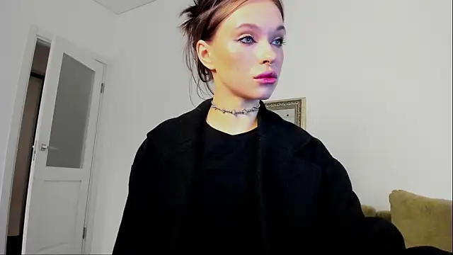 Snapshot of Kossie_ chatting on October 19, 2025, 6:21 pm Kossie online show from October 19, 2025, 6:21 pm