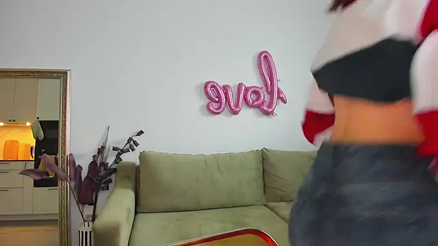 Snapshot of Kossie_ chatting on February 28, 2025, 1:14 pm Kossie online show from February 28, 2025, 1:14 pm