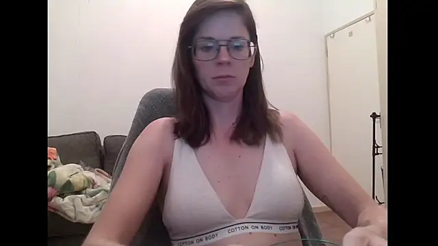 Snapshot of SavannaGirly chatting on February 7, 2026, 10:34 am SavannaGirly online show from February 7, 2026, 10:34 am