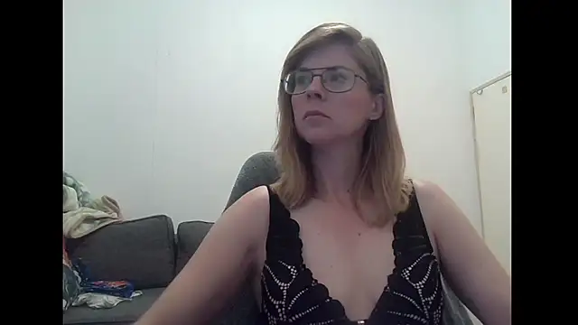 Snapshot of SavannaGirly chatting on January 10, 2026, 8:09 am SavannaGirly online show from January 10, 2026, 8:09 am