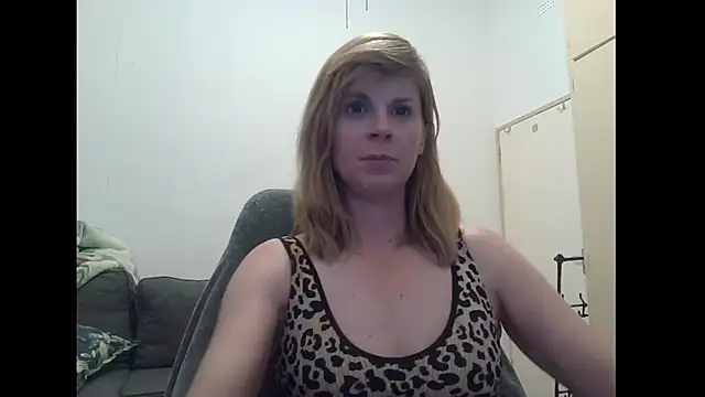 Snapshot of SavannaGirly chatting on December 3, 2025, 9:31 am SavannaGirly online show from December 3, 2025, 9:31 am