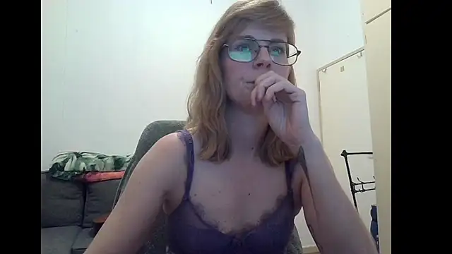 Snapshot of SavannaGirly chatting on November 4, 2025, 8:12 pm SavannaGirly online show from November 4, 2025, 8:12 pm